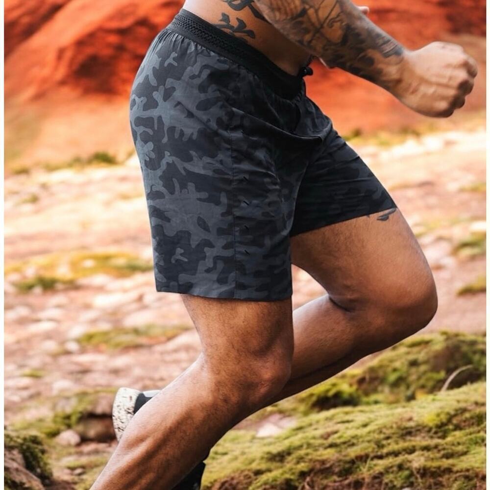 Ten Thousand Session Shorts Lightweight Run Performance Unlined Camo Size Large